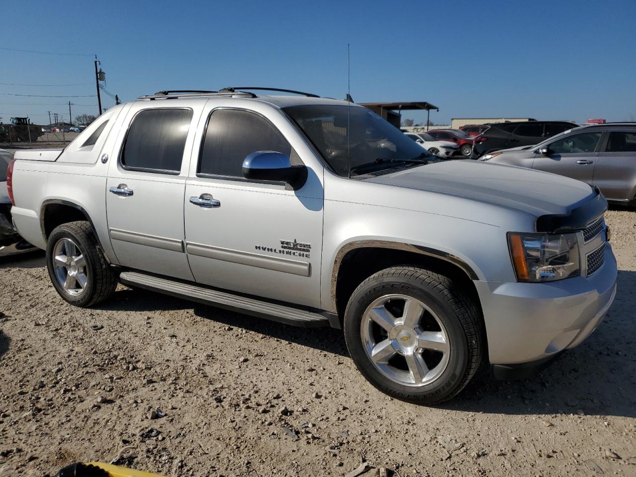 2013 Chevrolet Avalanche VIN 3GNMCFE06DG214505 Copart auction photo, side / minor dent/scratches damage thumbnail 4
