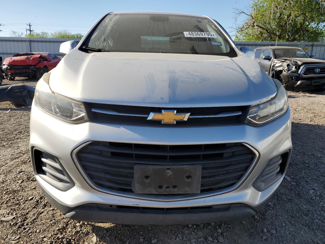 2018 Chevrolet Trax VIN 3GNCJKSB1JL225415 Copart auction photo, side damage thumbnail 5
