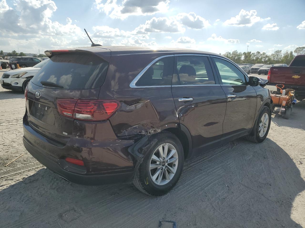 2019 KIA Sorento VIN 5XYPG4A3XKG568313 Copart auction photo, front end damage thumbnail 3