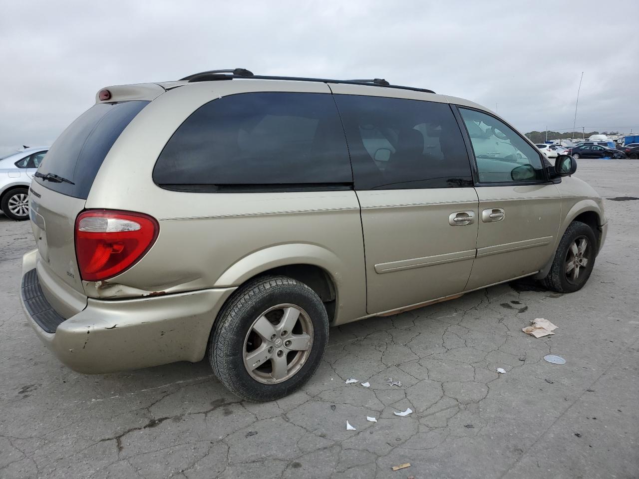 2007 Dodge Caravan VIN 2D4GP44L57R242422 Copart auction photo, rear end / minor dent/scratches damage thumbnail 3