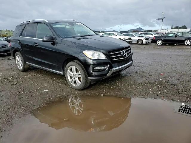 2013 Mercedes-Benz M-klasse VIN 4JGDA5JB8DA123889 Copart auction photo, front end / side damage thumbnail 11