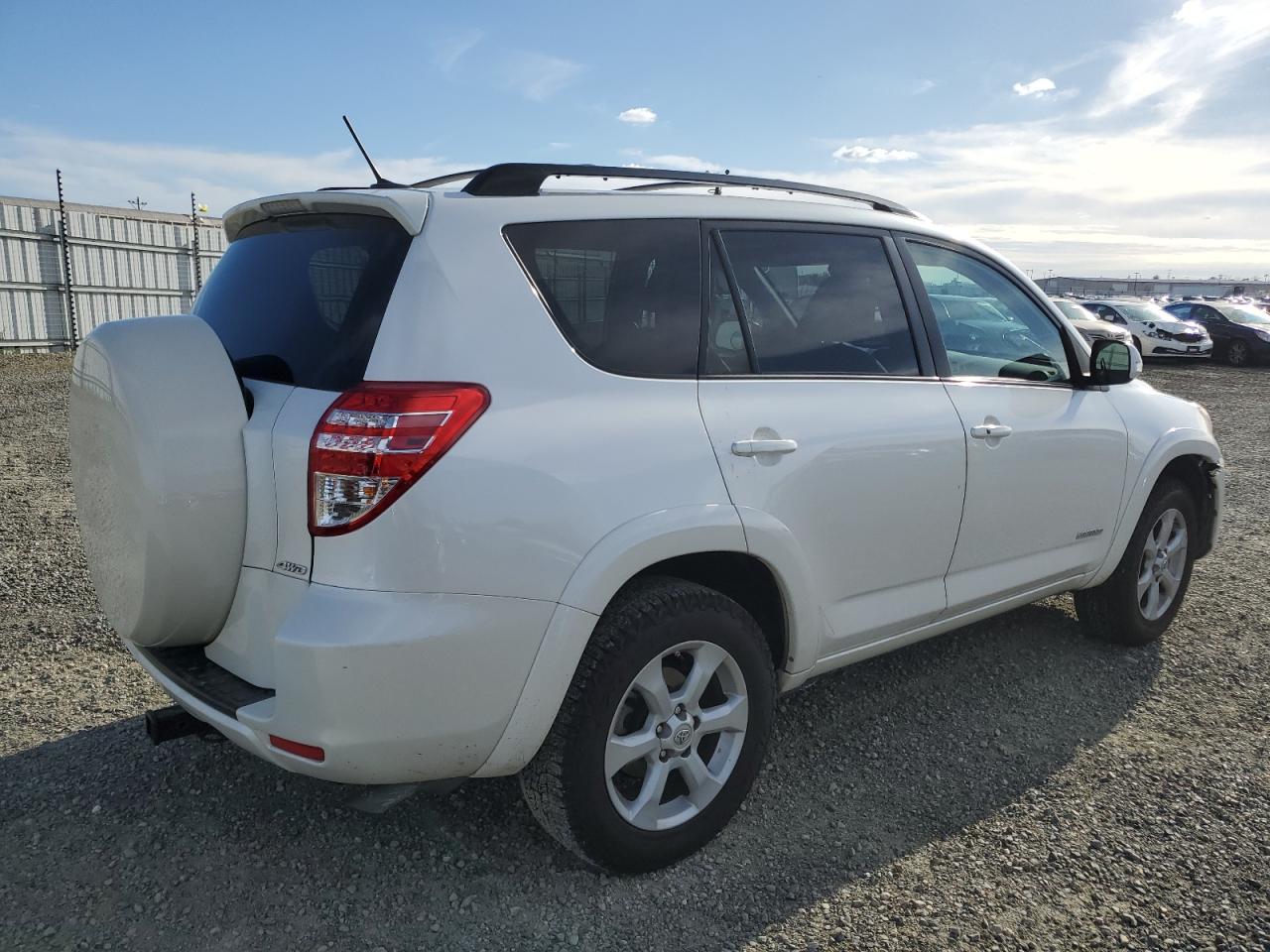 2012 Toyota RAV 4 VIN 2T3EF4DV4CW233803 Copart auction photo, front end damage thumbnail 3