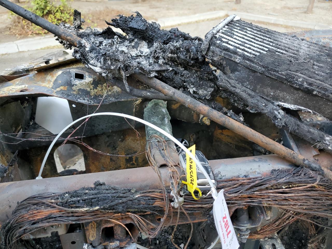 2020 RAM 1500 VIN 1C6SRFJMXLN250010 Copart auction photo, burn damage thumbnail 9