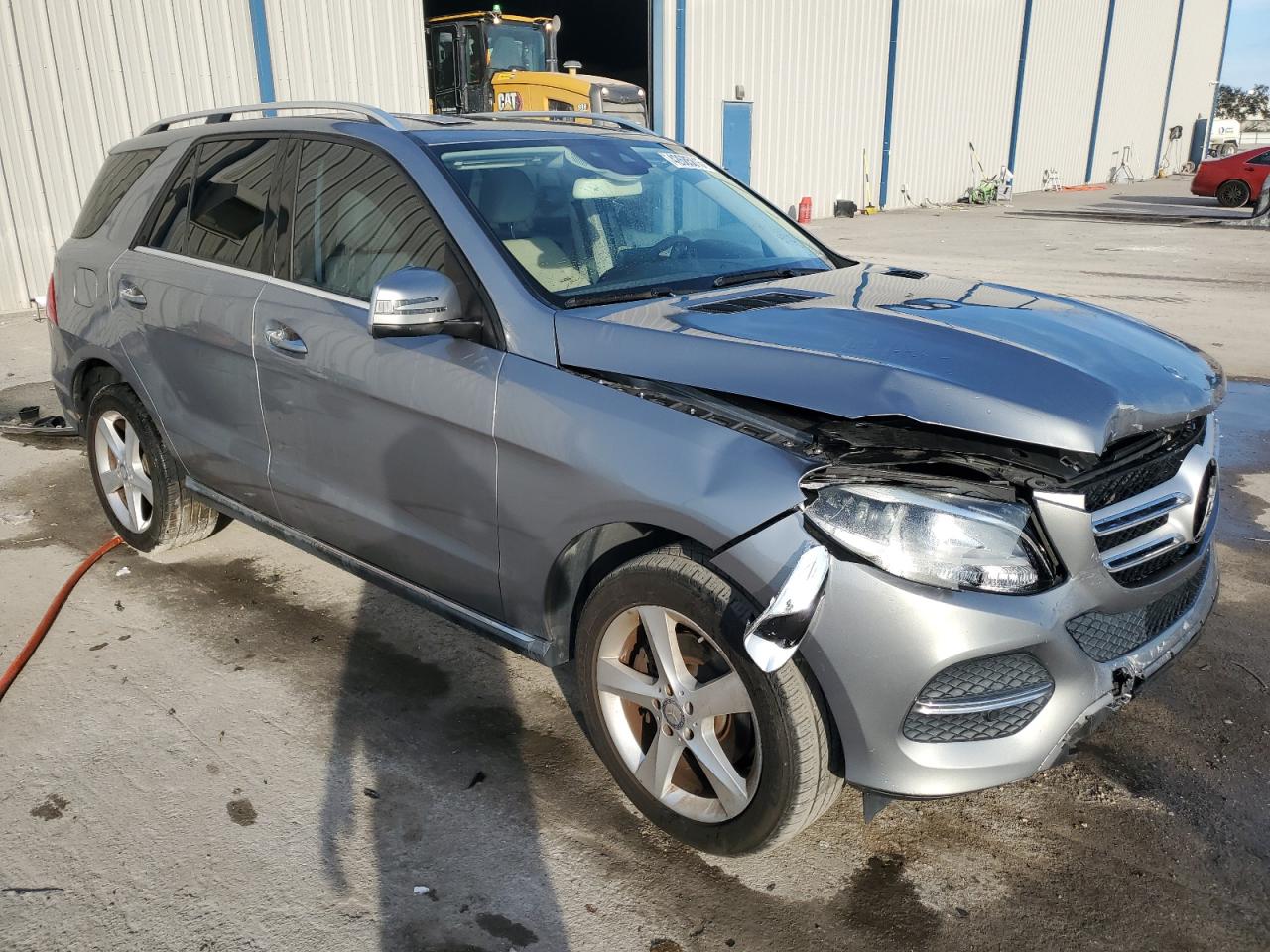 2016 Mercedes-Benz GLE VIN 4JGDA5JB0GA733306 Copart auction photo, front end / minor dent/scratches damage thumbnail 4
