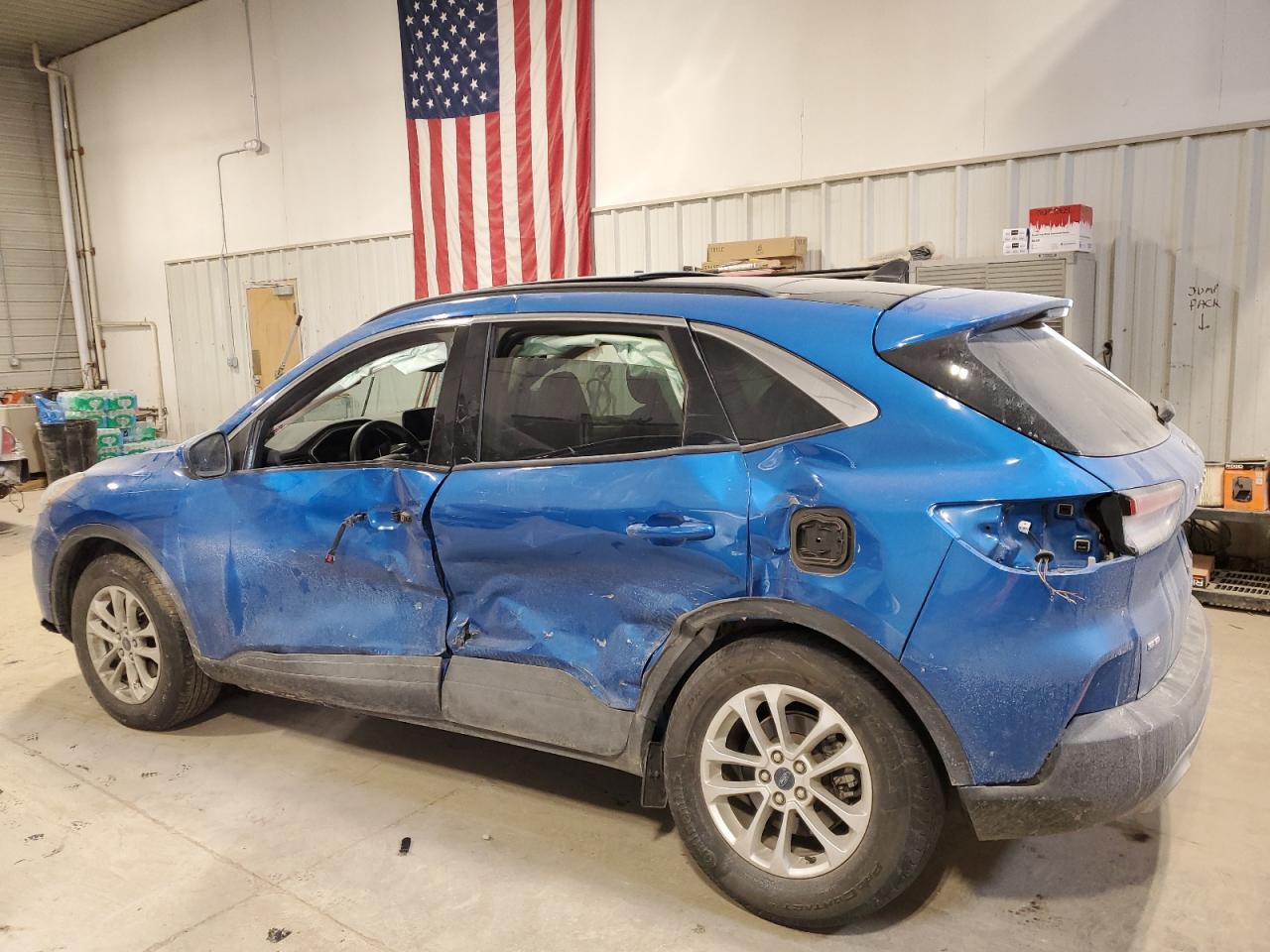 2020 Ford Escape VIN 1FMCU9G69LUB68065 Copart auction photo, side / rear end damage thumbnail 2