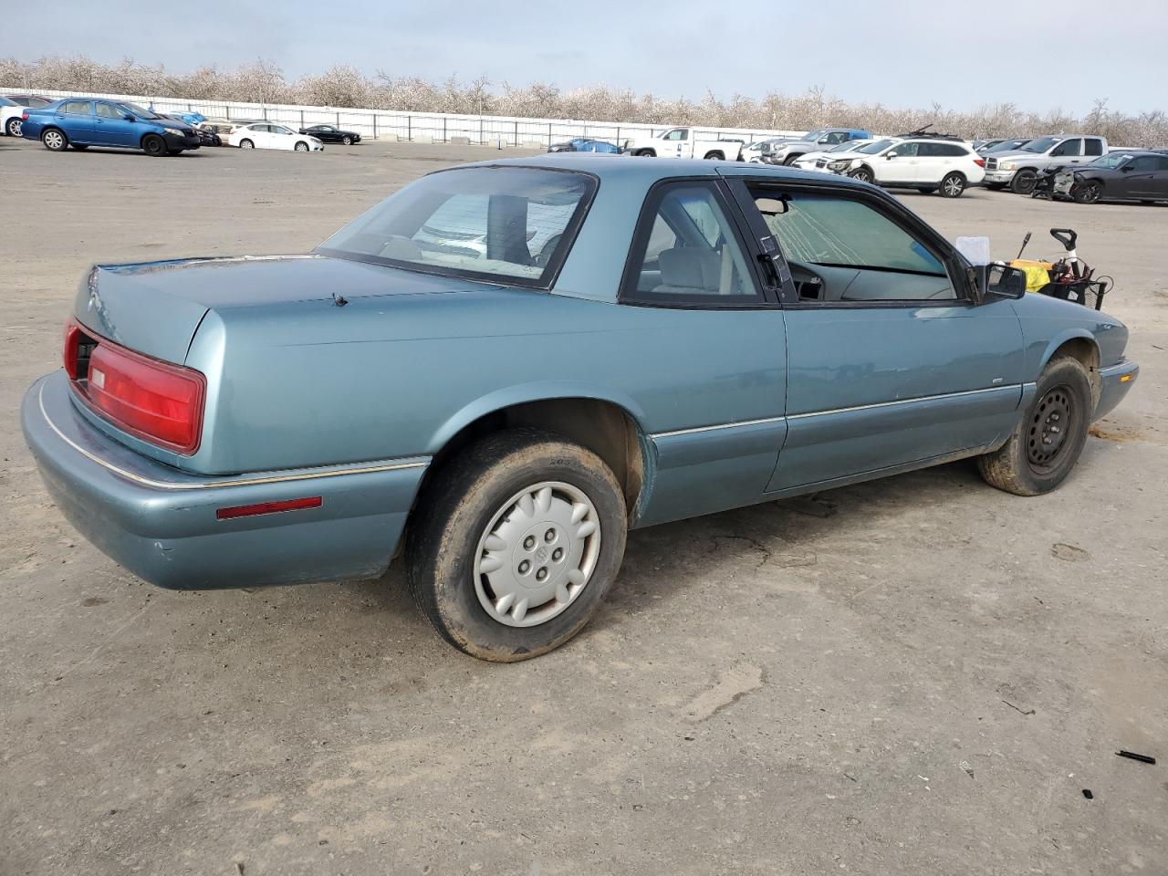 1995 Buick Regal VIN 2G4WB12M2S1495069 Copart auction photo, side / front end damage thumbnail 3