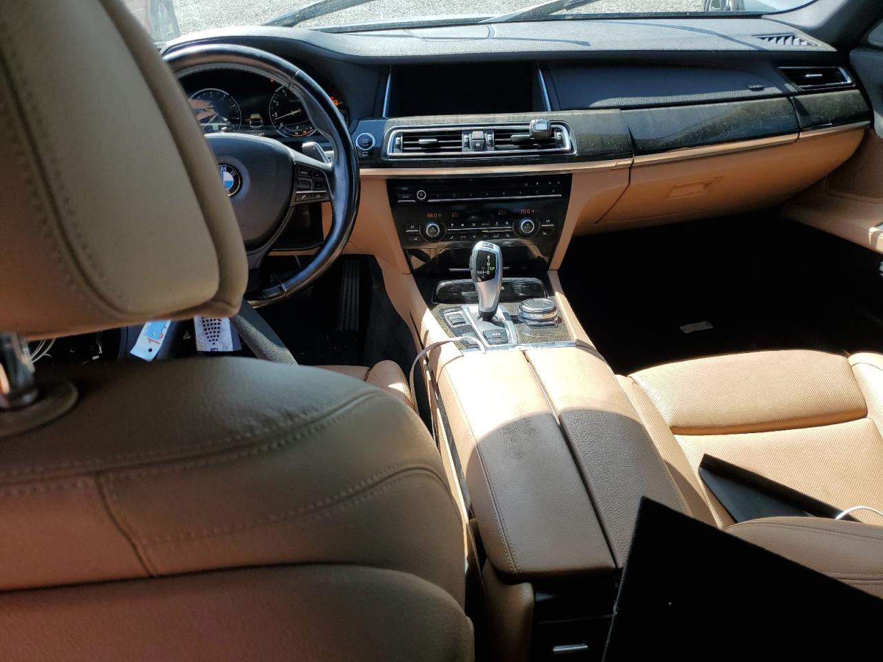 2015 BMW 7er VIN WBAYE4C55FD947410 Copart auction photo, water/flood damage thumbnail 8