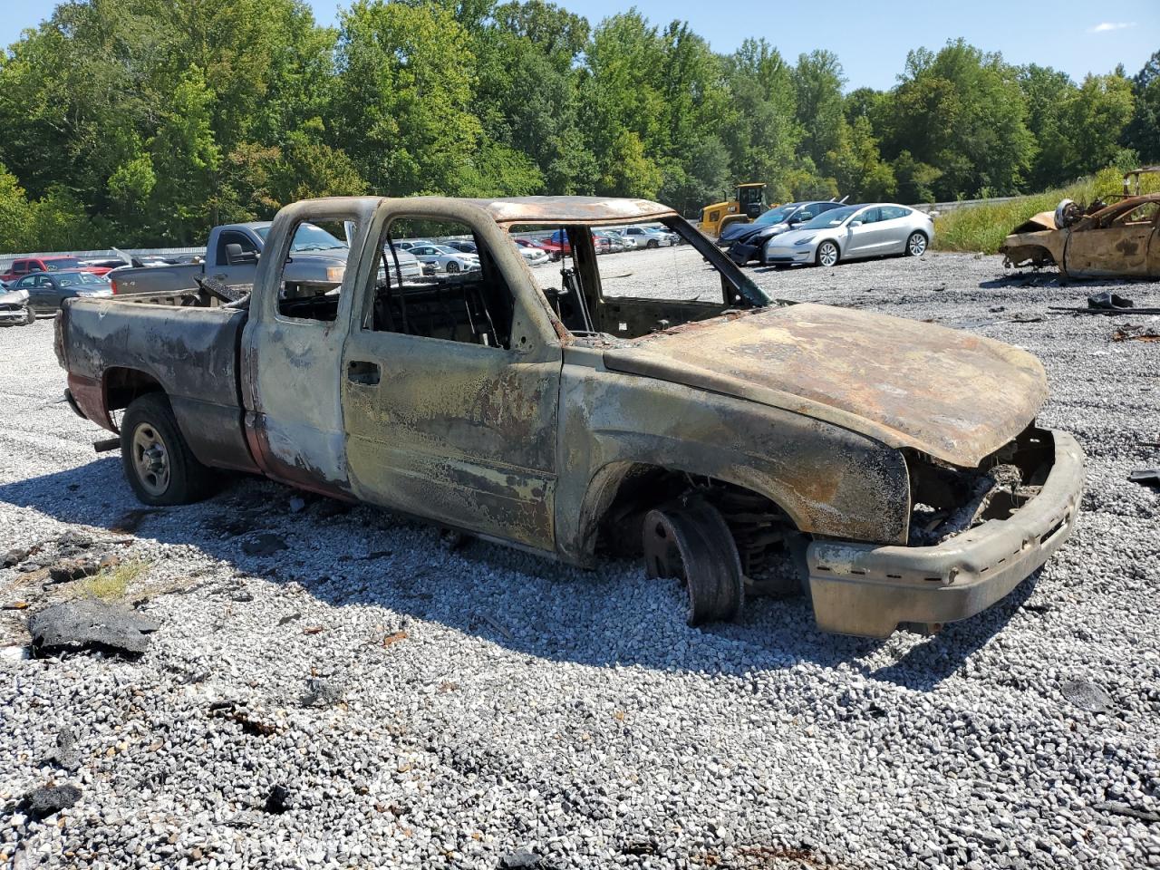 2004 Chevrolet Silverado VIN 2GCEC19V141171111 Copart auction photo, burn damage thumbnail 4