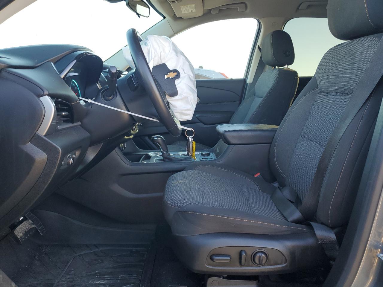 2018 Chevrolet Traverse VIN 1GNEVGKWXJJ155787 Copart auction photo, front end damage thumbnail 7