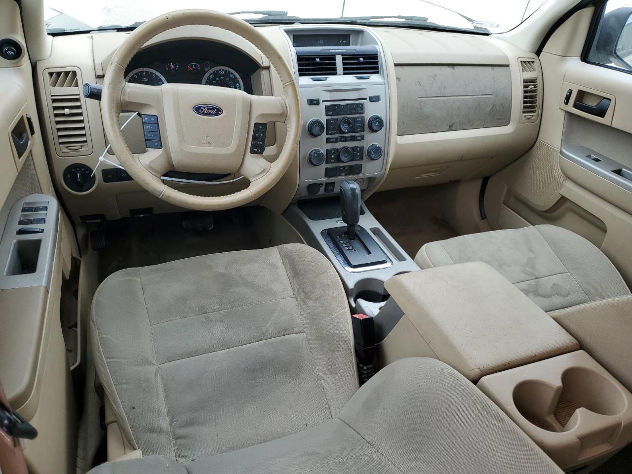 2012 Ford Escape VIN 1FMCU0DG2CKB27121 Copart auction photo, rear end / minor dent/scratches damage thumbnail 8