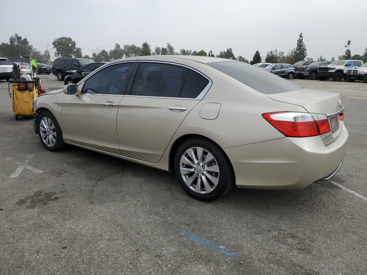 2015 Honda Accord VIN 1HGCR2F72FA067142 Copart auction photo, front end damage thumbnail 2