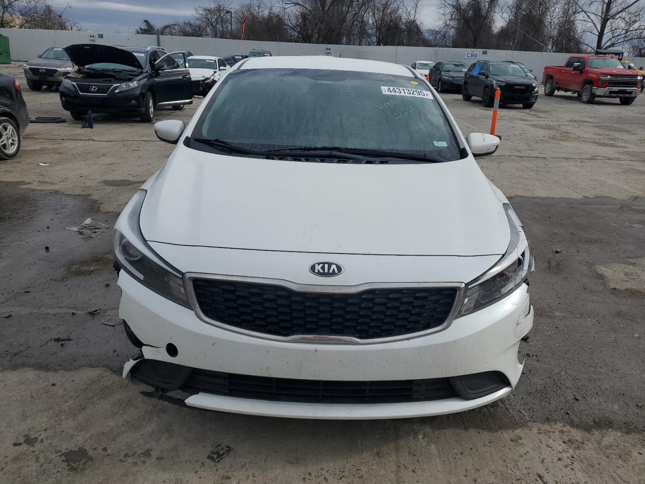 2018 KIA Forte VIN 3KPFL4A76JE260688 Copart auction photo, vandalism / front end damage thumbnail 5