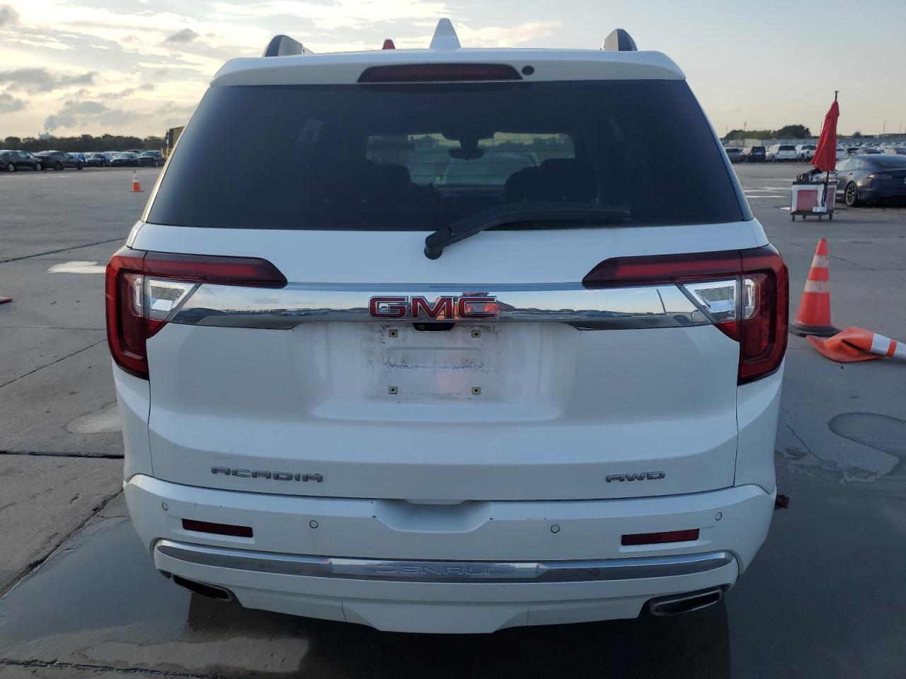 2021 GMC Acadia VIN 1GKKNXLS7MZ110047 Copart auction photo, vandalism damage thumbnail 6