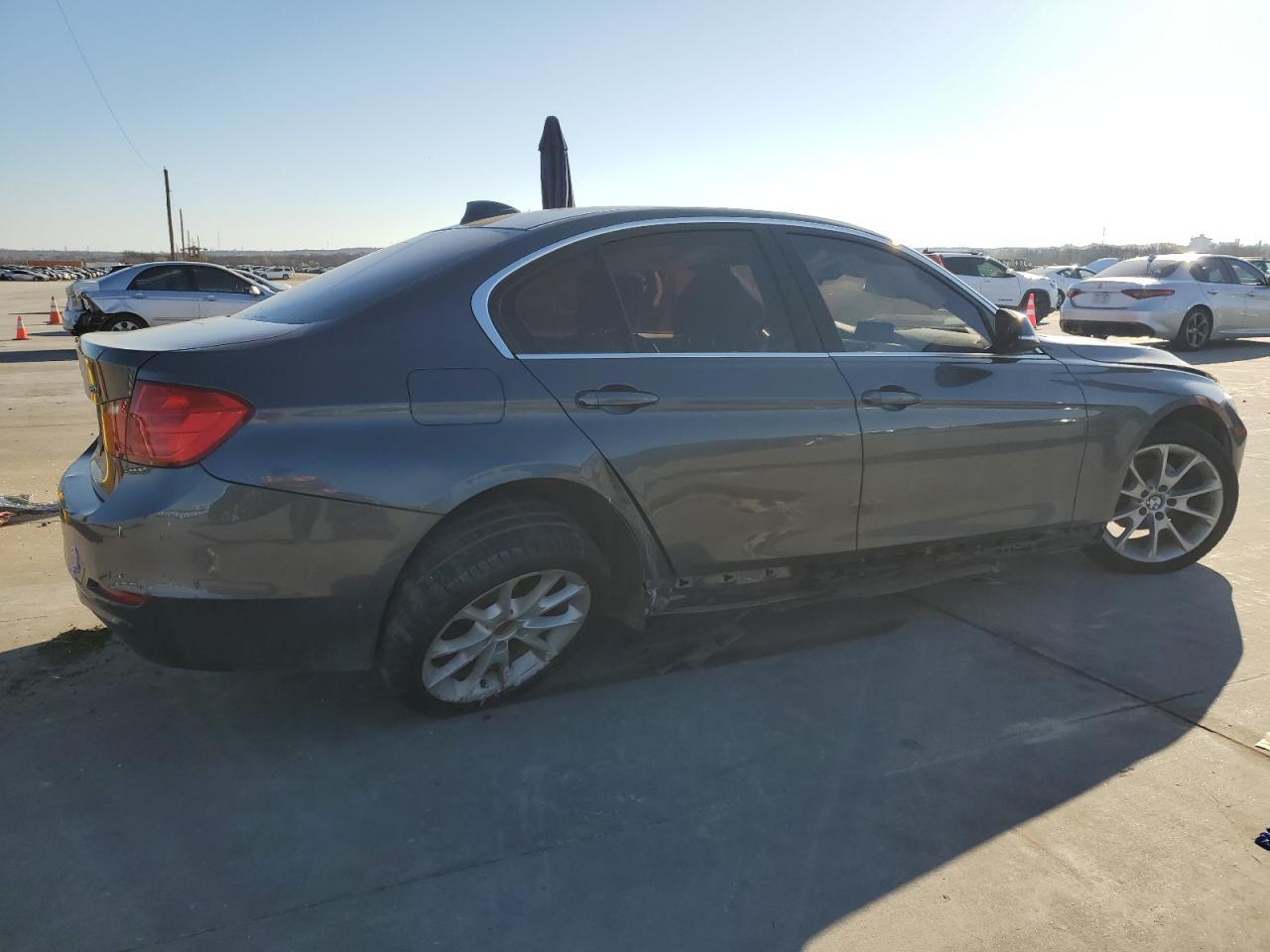 2015 BMW 3er VIN WBA3B1C56FK141069 Copart auction photo, all over damage thumbnail 3