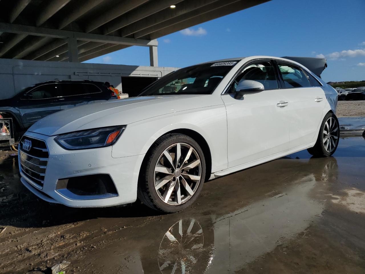 2020 Audi A4 VIN WAUHMAF41LN011228