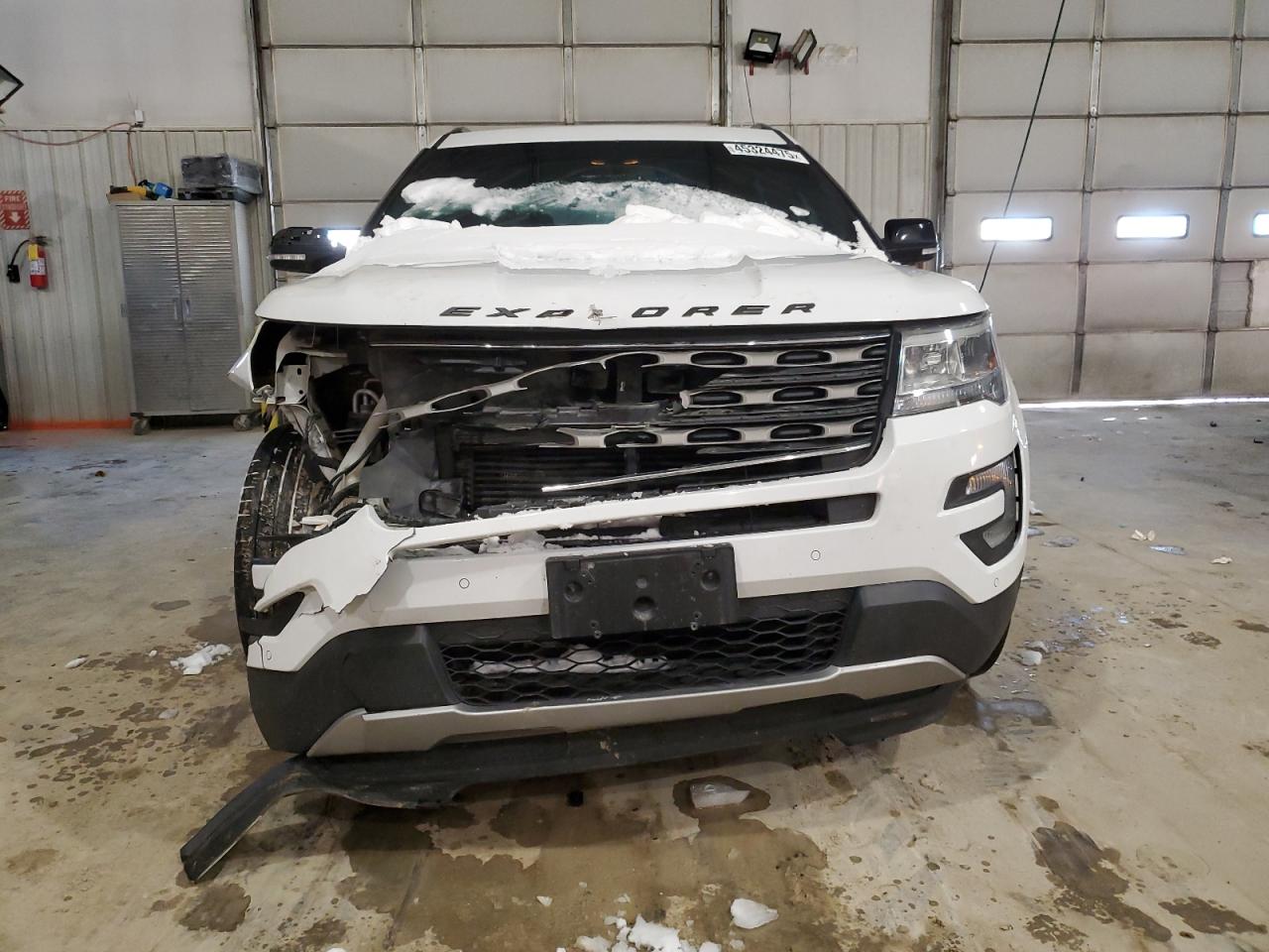 2017 Ford Explorer VIN 1FM5K7DH3HGA70146 Copart auction photo, front end / minor dent/scratches damage thumbnail 5