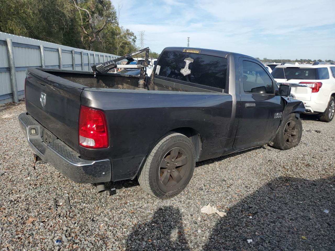 2017 RAM 1500 VIN 3C6JR6AG1HG745704 Copart auction photo, front end / side damage thumbnail 3