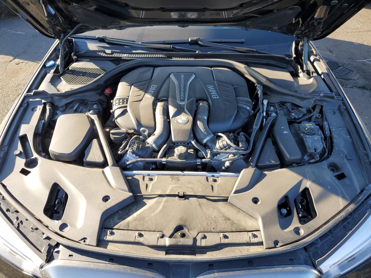 2018 BMW M5 VIN WBAJB9C57JB286510 Copart auction photo, rear end damage thumbnail 11