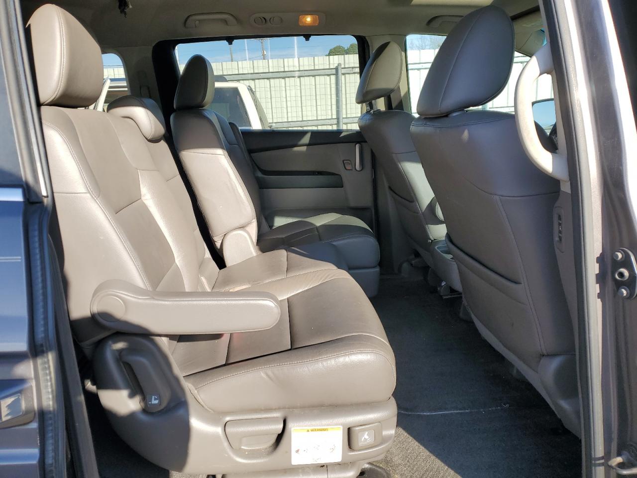 2013 Honda Odyssey VIN 5FNRL5H64DB077272 Copart auction photo, front end / minor dent/scratches damage thumbnail 11
