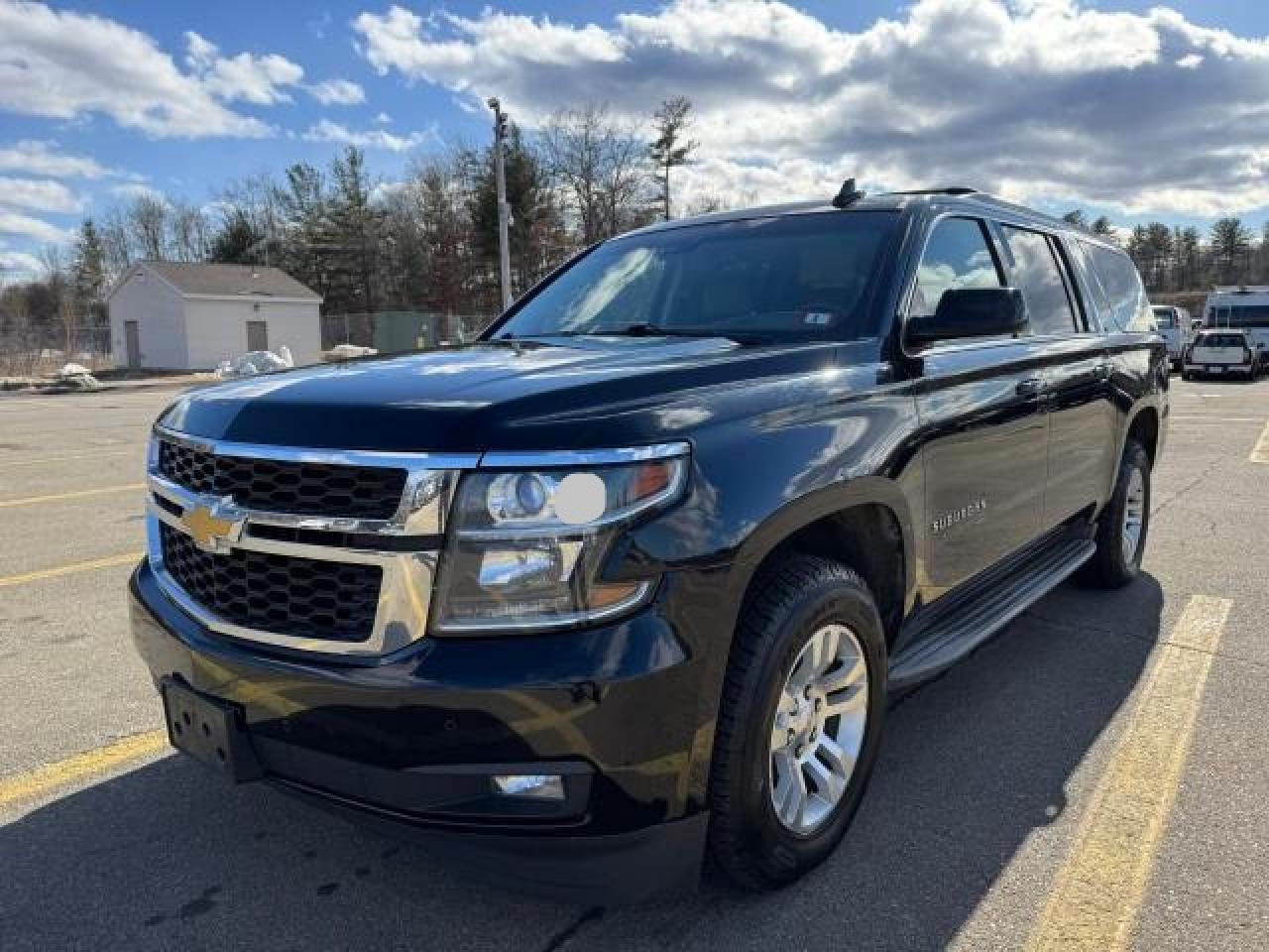 2015 Chevrolet Suburban VIN 1GNSKJKC5FR554081 Copart auction photo, normal wear / minor dent/scratches damage thumbnail 2