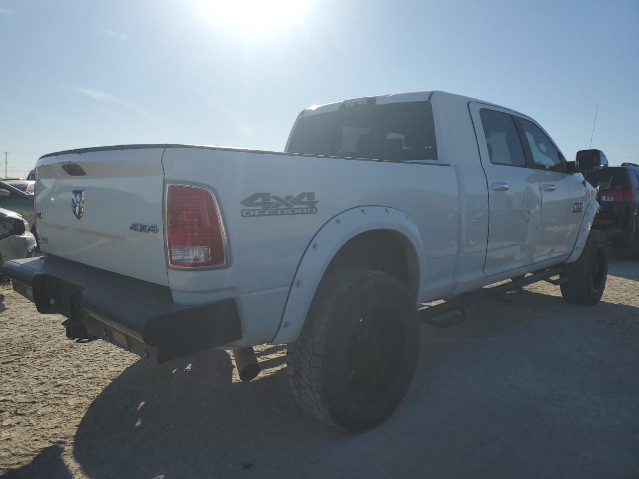 2017 RAM 2500 VIN 3C6UR5NL0HG644894 Copart auction photo, front end / side damage thumbnail 3