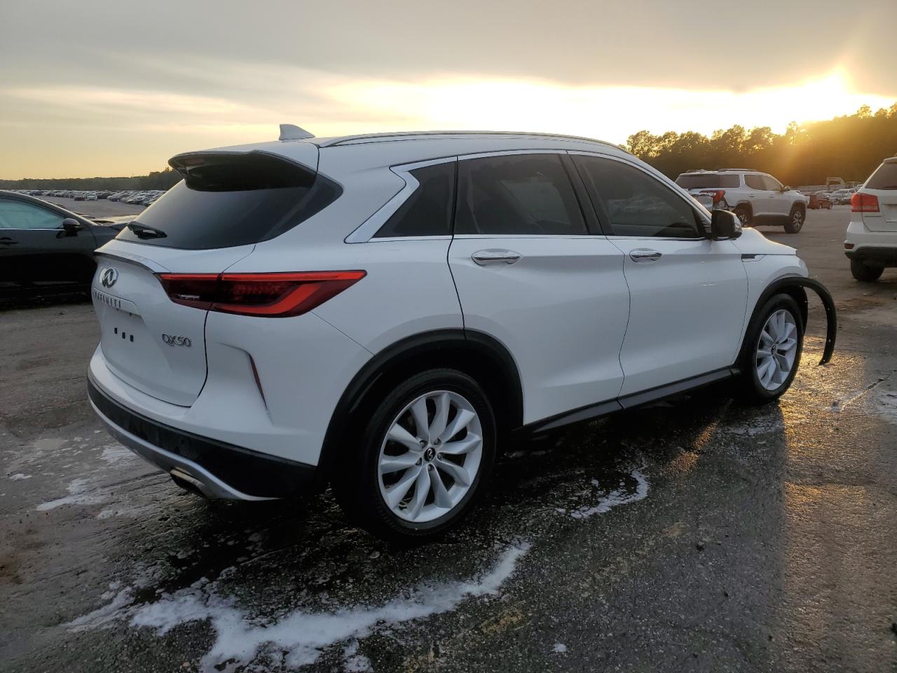 2019 Infiniti QX50 VIN 3PCAJ5M10KF119415 Copart auction photo, front end damage thumbnail 3