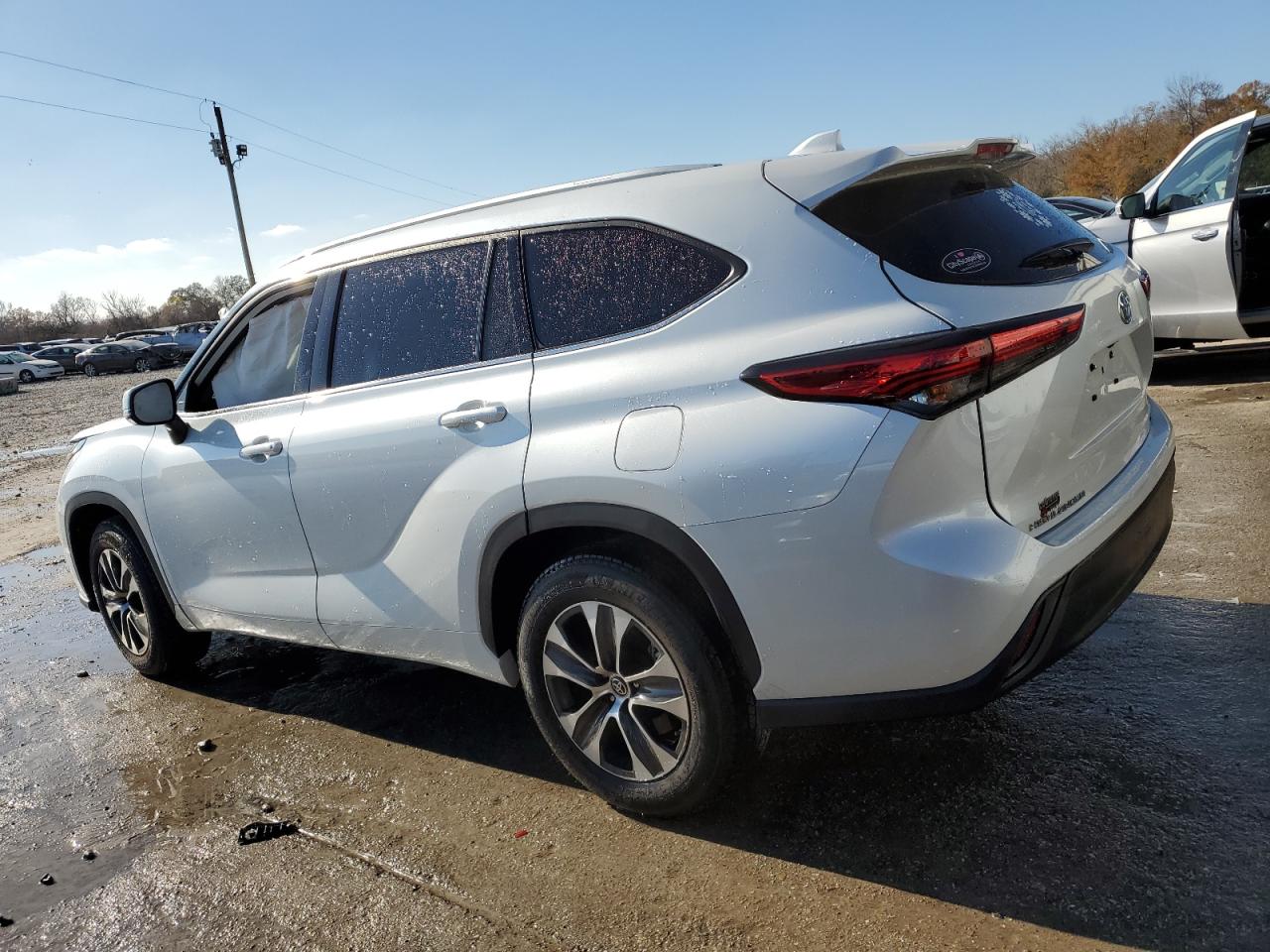 2022 Toyota Highlander VIN 5TDGZRAH7NS125174 Copart auction photo, front end damage thumbnail 2