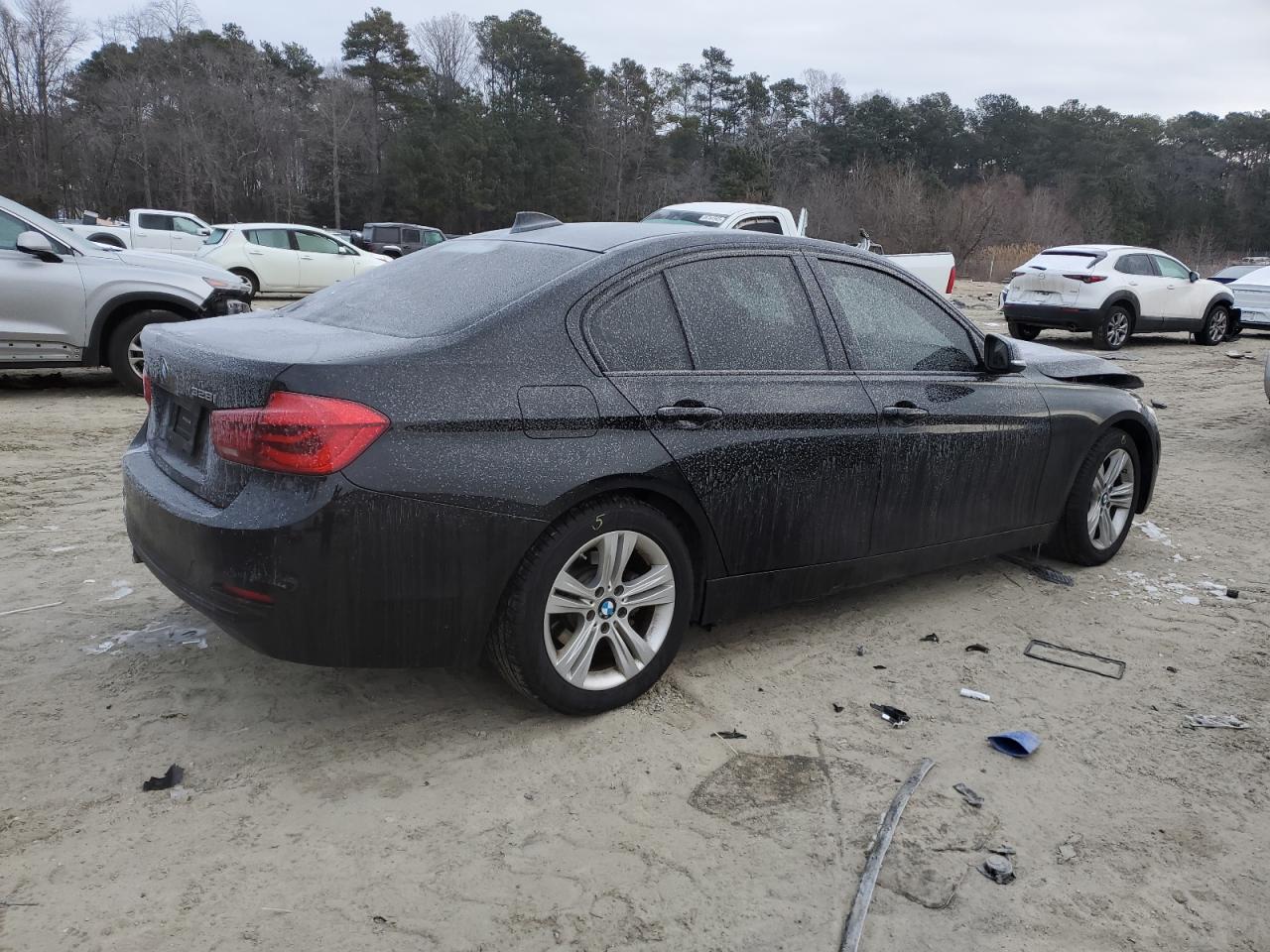 2016 BMW 3er VIN WBA8E3G50GNU02912 Copart auction photo, front end / minor dent/scratches damage thumbnail 3