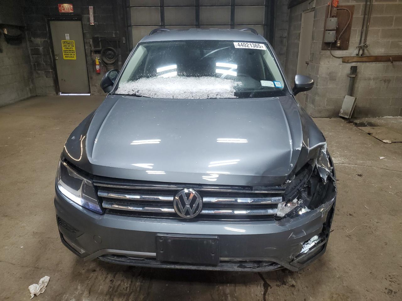 2018 Volkswagen Tiguan VIN 3VV0B7AX7JM017800 Copart auction photo, front end / rear end damage thumbnail 5