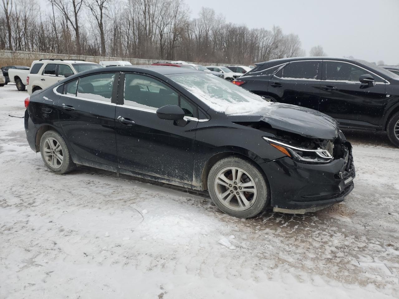 2018 Chevrolet Cruze VIN 1G1BE5SM6J7223376 Copart auction photo, front end / minor dent/scratches damage thumbnail 4