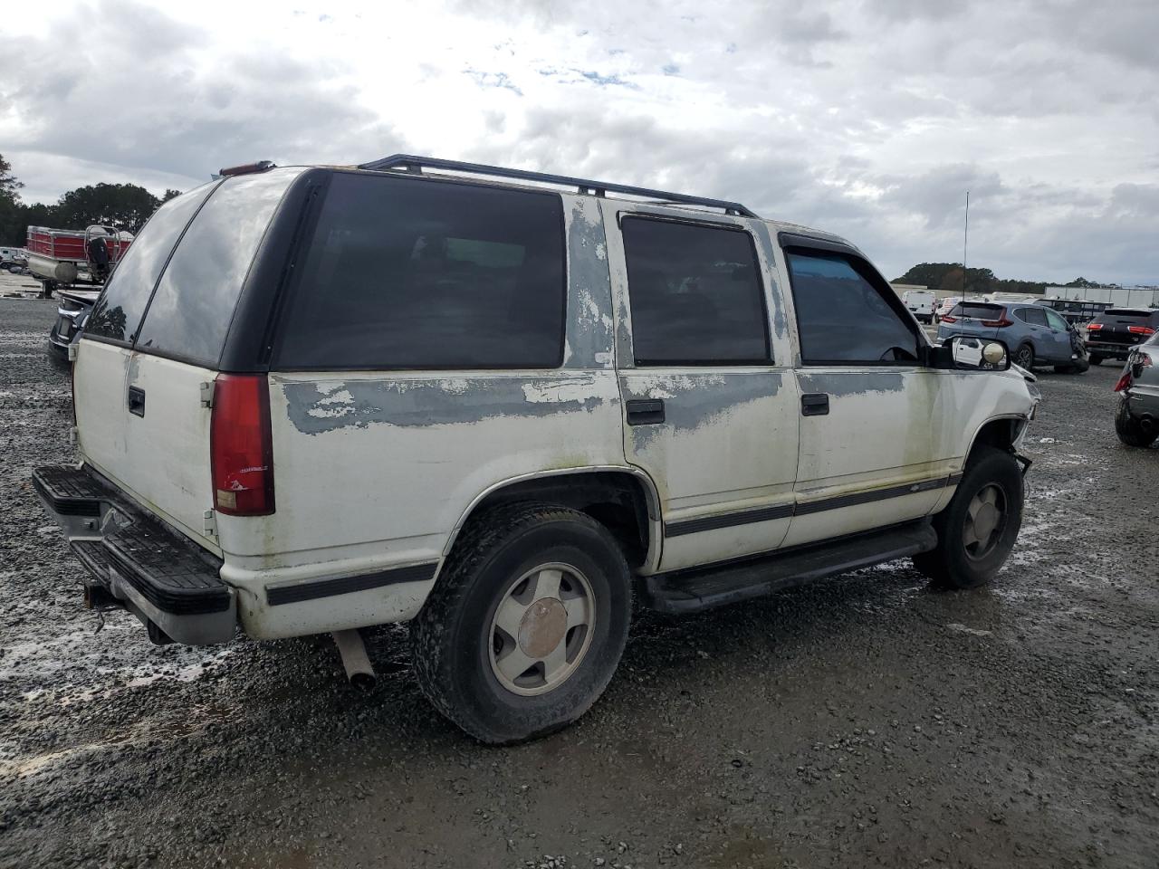1997 Chevrolet Tahoe VIN 1GNEK13RXVJ386077 Copart auction photo, front end damage thumbnail 3