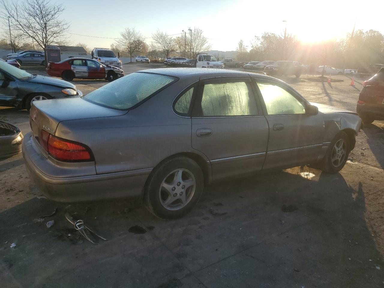 1999 Toyota Avalon VIN 4T1BF18B8XU313590 Copart auction photo, front end / side damage thumbnail 3