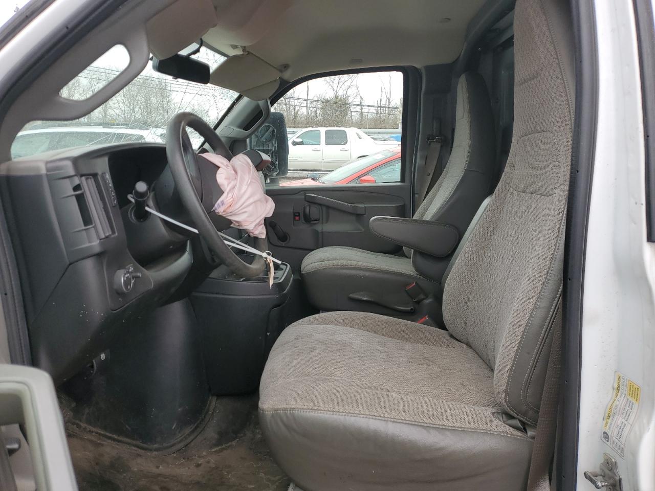 2018 GMC Savana VIN 1GD07RFG7J1167662 Copart auction photo, front end / side damage thumbnail 7