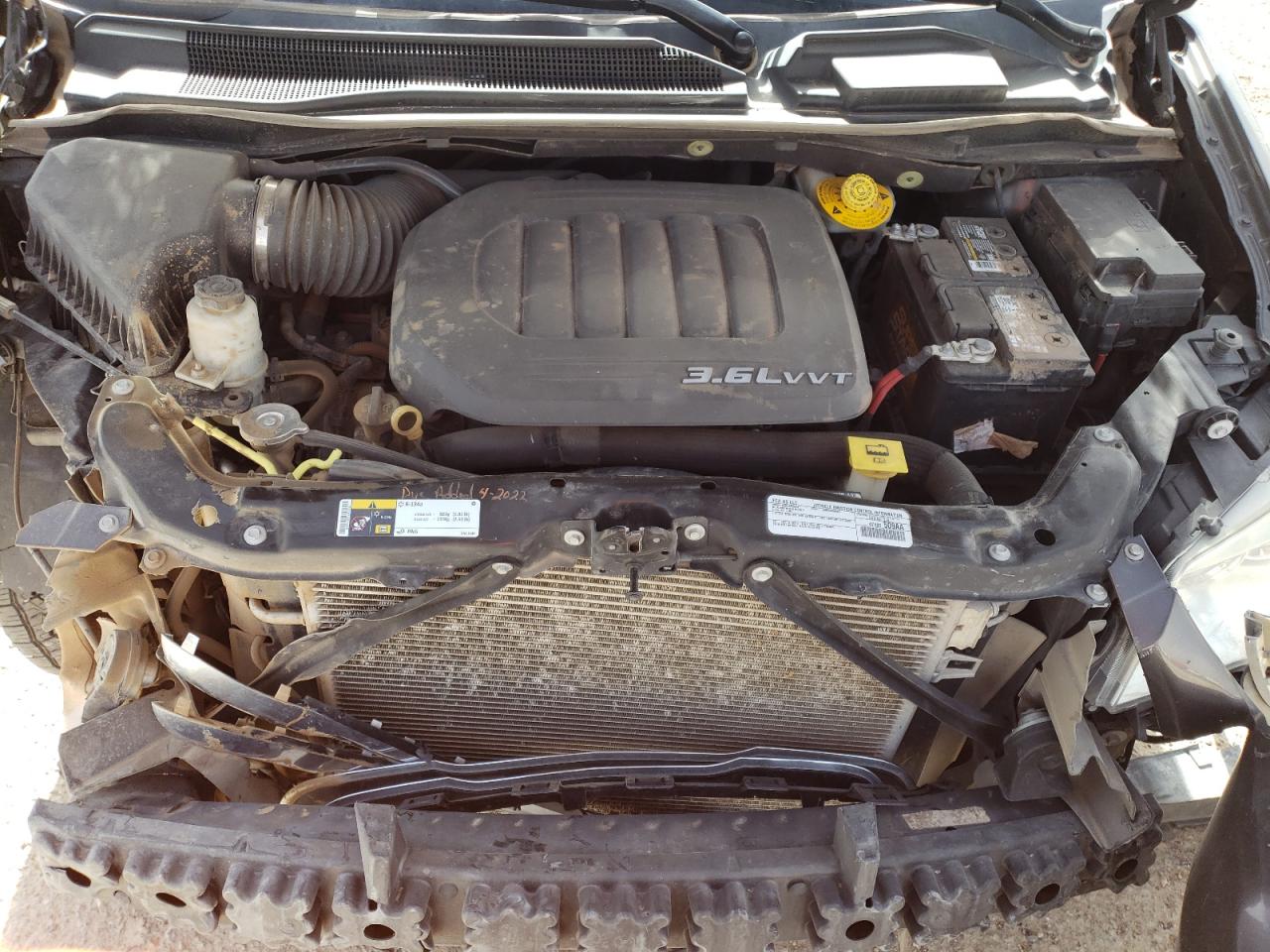 2016 Chrysler Town & Country VIN 2C4RC1BG2GR296296 Copart auction photo, front end / all over damage thumbnail 14