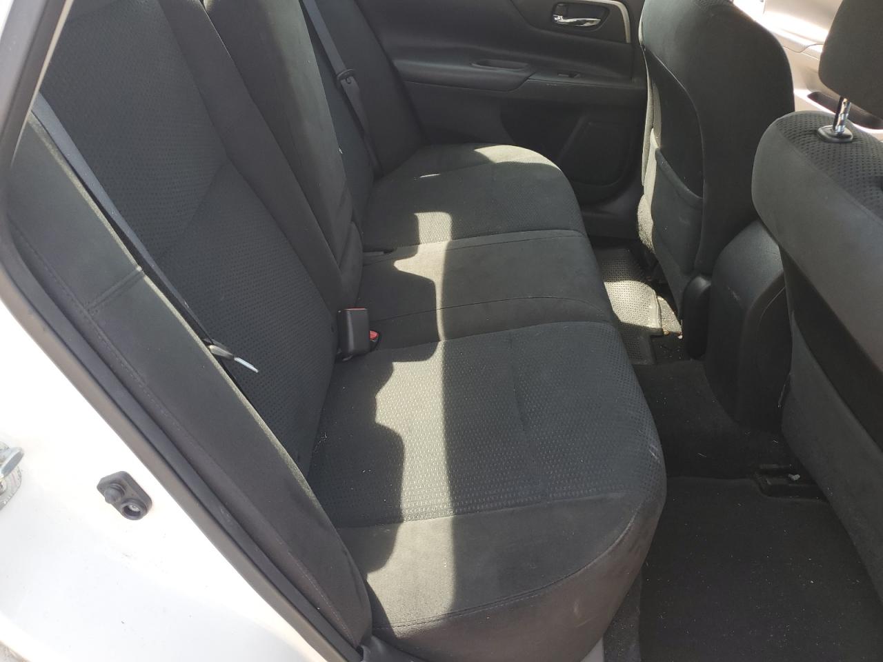 2015 Nissan Altima VIN 1N4AL3AP5FC598446 Copart auction photo, rear end / minor dent/scratches damage thumbnail 10