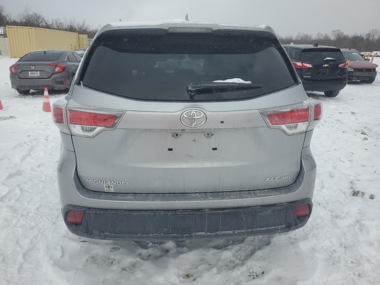 2015 Toyota Highlander VIN 5TDJKRFH2FS159611 Copart auction photo, front end / undercarriage damage thumbnail 6