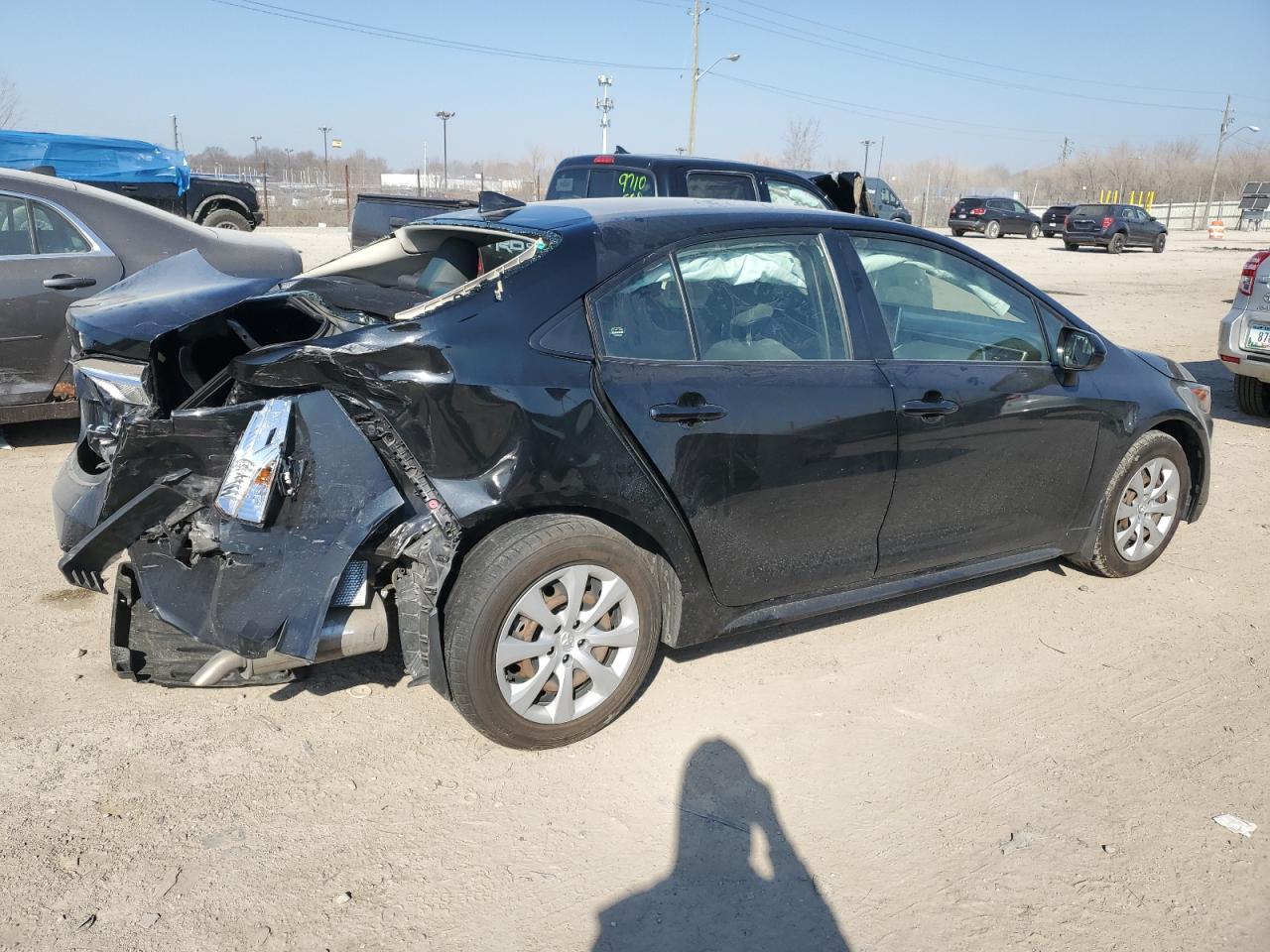 2021 Toyota Corolla VIN JTDEPMAE1MJ168118 Copart auction photo, rear end / minor dent/scratches damage thumbnail 3