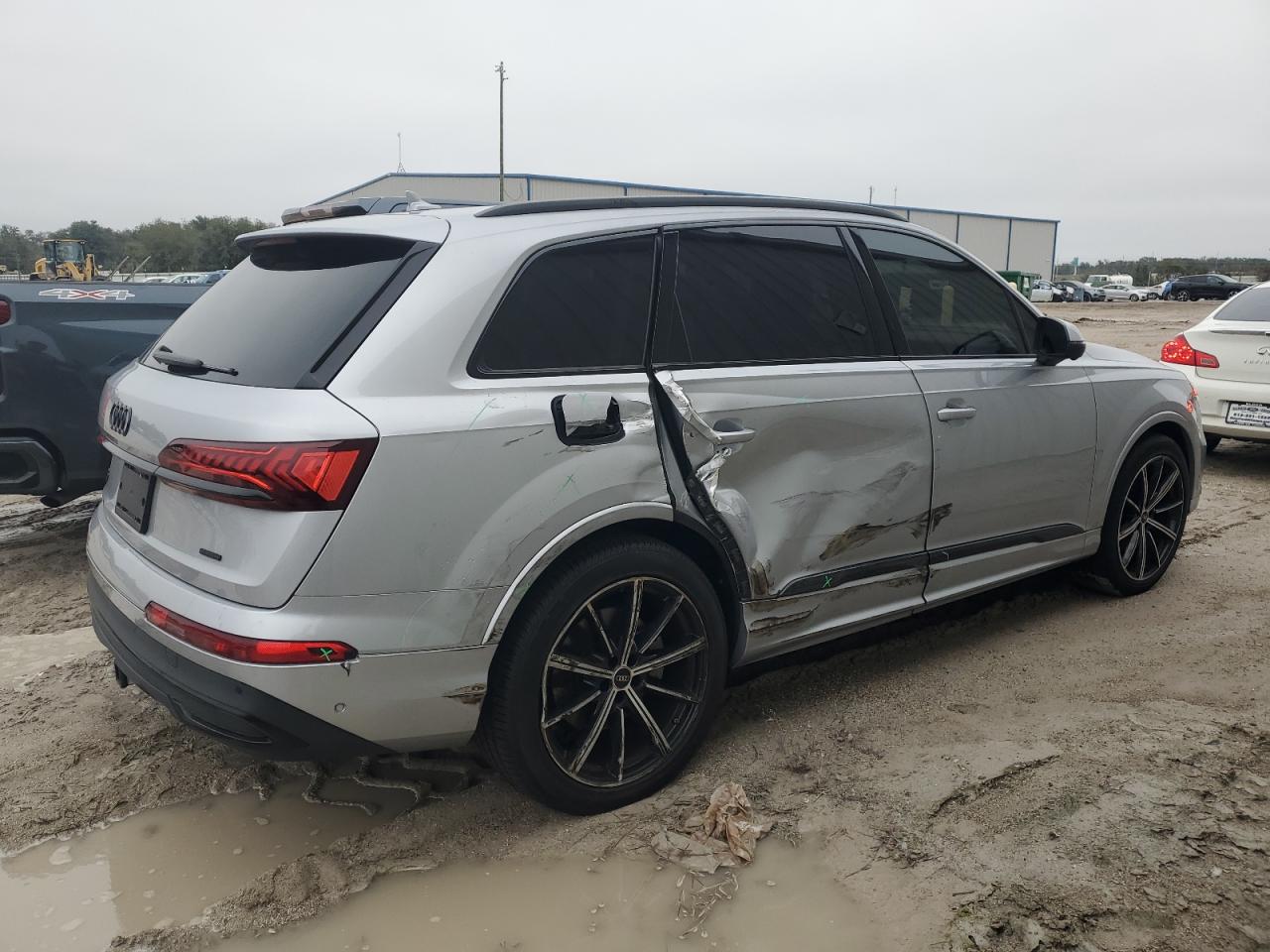 2022 Audi Q7 VIN WA1VXBF75ND014228 Copart auction photo, rear end / minor dent/scratches damage thumbnail 3