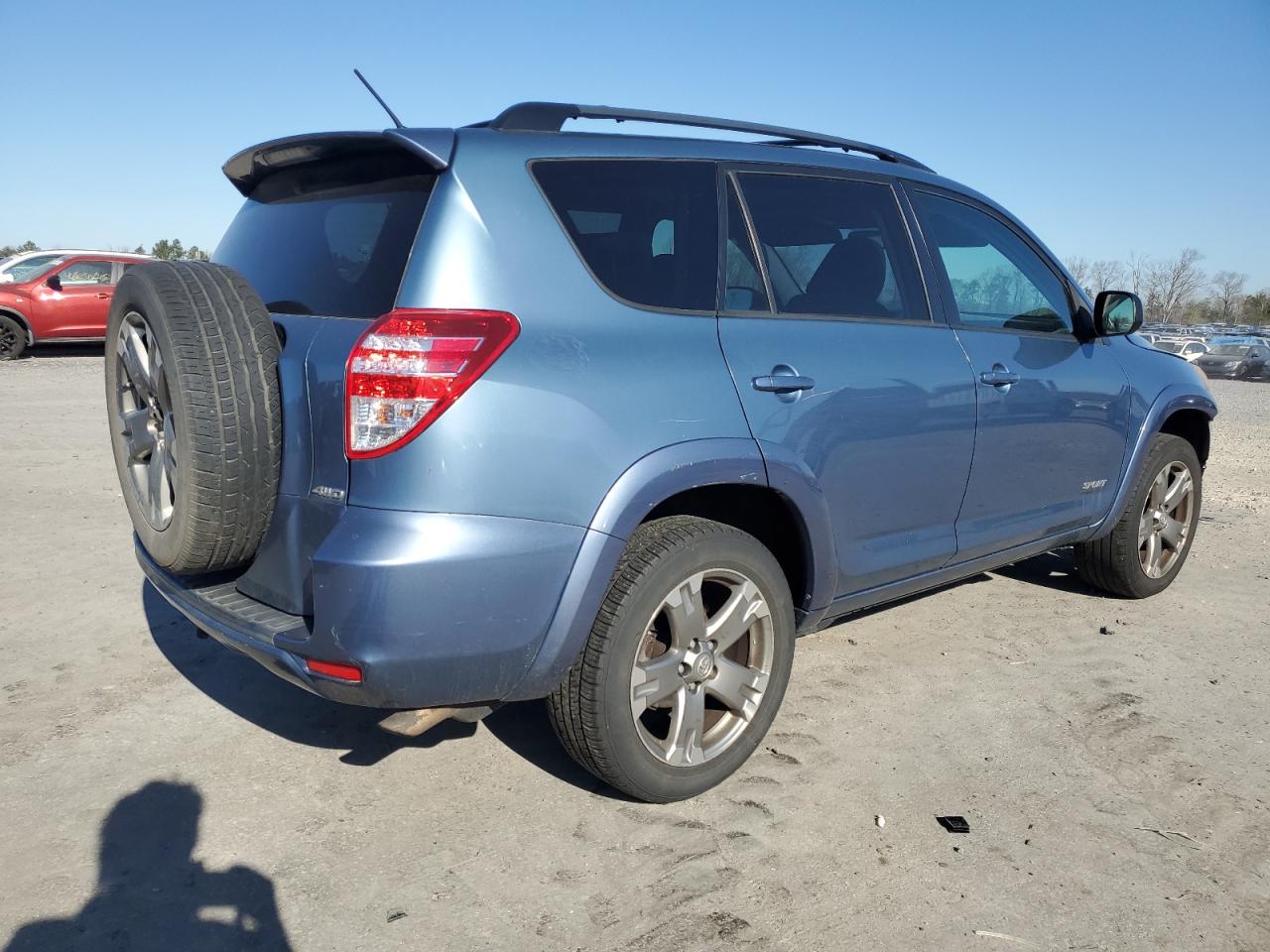 2011 Toyota RAV 4 VIN 2T3RF4DV8BW098762 Copart auction photo, front end / minor dent/scratches damage thumbnail 3