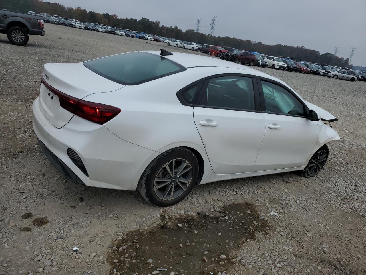 2024 KIA Forte VIN 3KPF24AD6RE771855 Copart auction photo, front end / side damage thumbnail 3