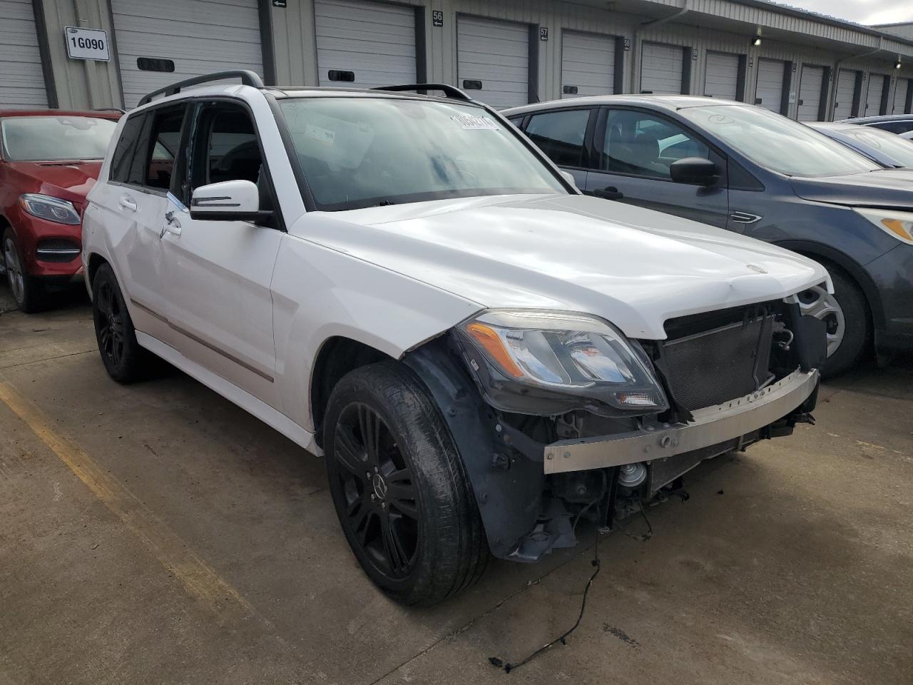 2013 Mercedes-Benz GLK-klasse VIN WDCGG8JB2DG135870 Copart auction photo, front end / minor dent/scratches damage thumbnail 4