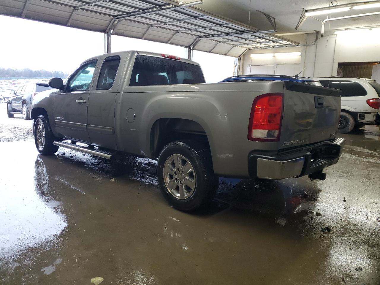 2013 GMC Sierra VIN 1GTR1VE01DZ119543 Copart auction photo, front end / side damage thumbnail 2