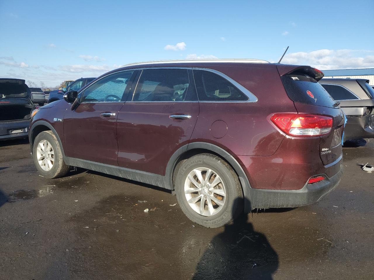 2017 KIA Sorento VIN 5XYPG4A33HG202069 Copart auction photo, rear end / side damage thumbnail 2