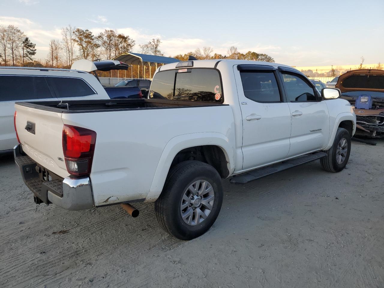 2018 Toyota Tacoma VIN 3TMAZ5CN8JM077096 Copart auction photo, burn - interior damage thumbnail 3