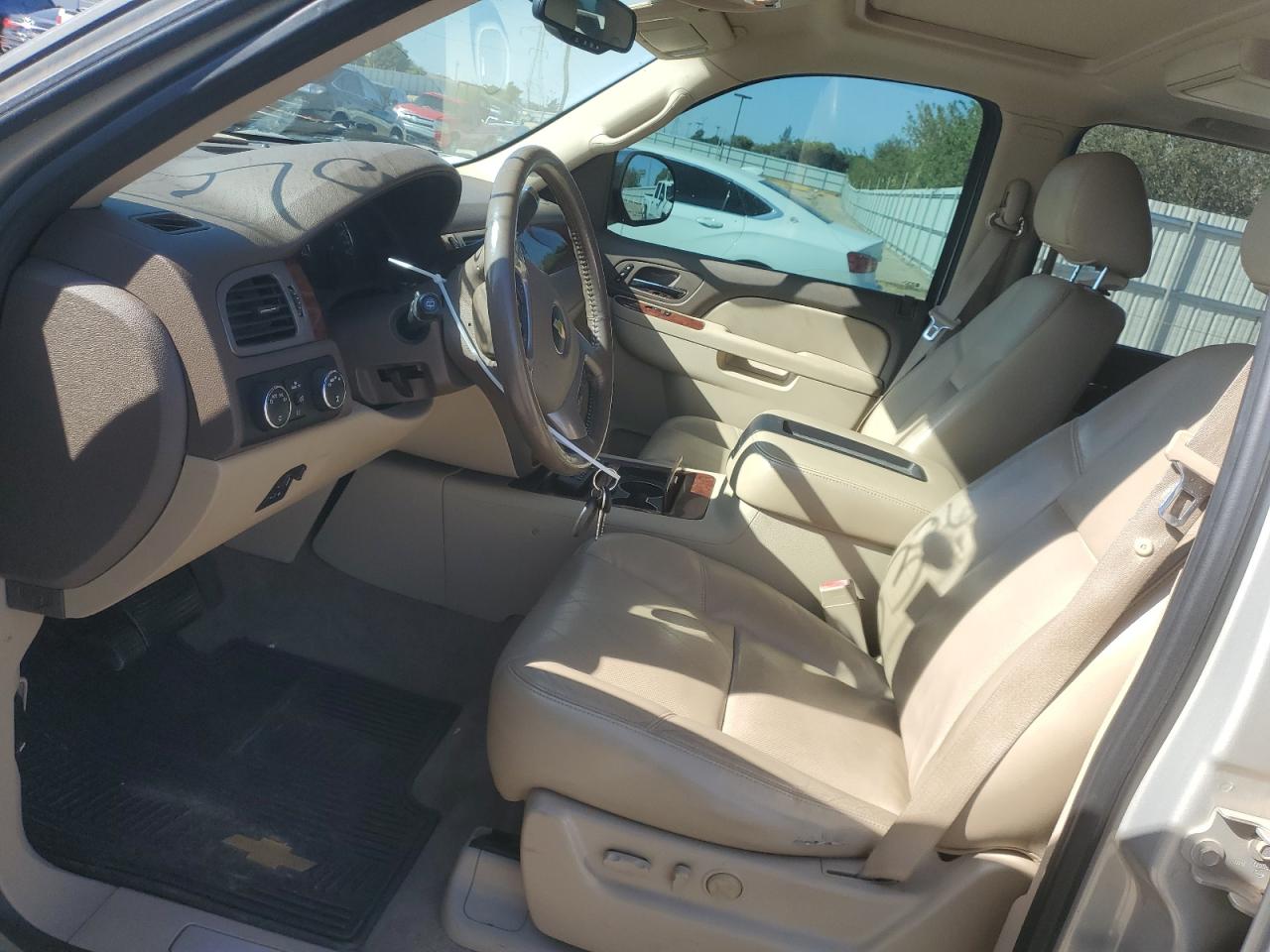 2012 Chevrolet Suburban VIN 1GNSKKE71CR149092 Copart auction photo, hail damage thumbnail 7