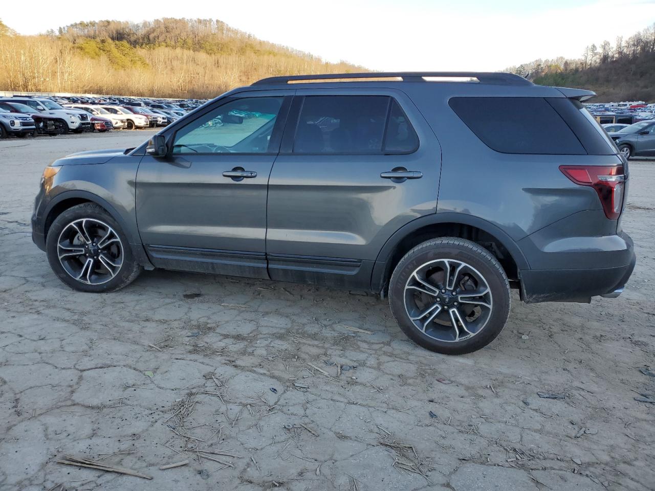 2015 Ford Explorer VIN 1FM5K8GT1FGB46448 Copart auction photo, front end / side damage thumbnail 2