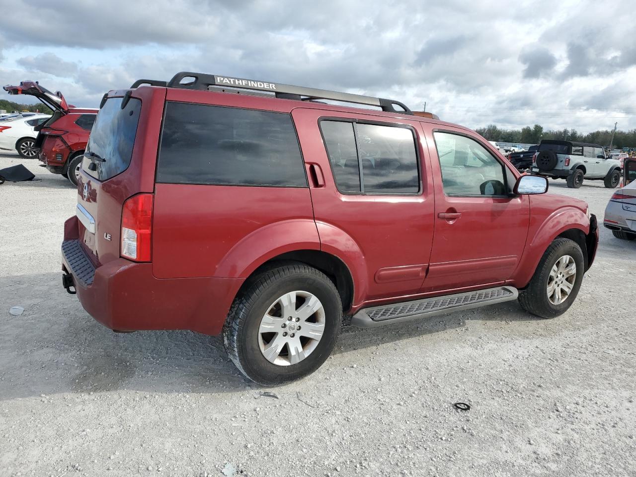 2007 Nissan Pathfinder VIN 5N1AR18W07C621171 Copart auction photo, front end / rear end damage thumbnail 3
