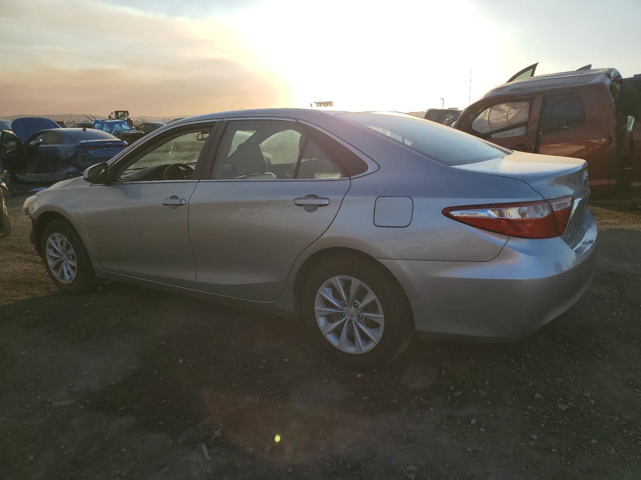 2015 Toyota Camry VIN 4T4BF1FK2FR483953 Copart auction photo, front end damage thumbnail 2