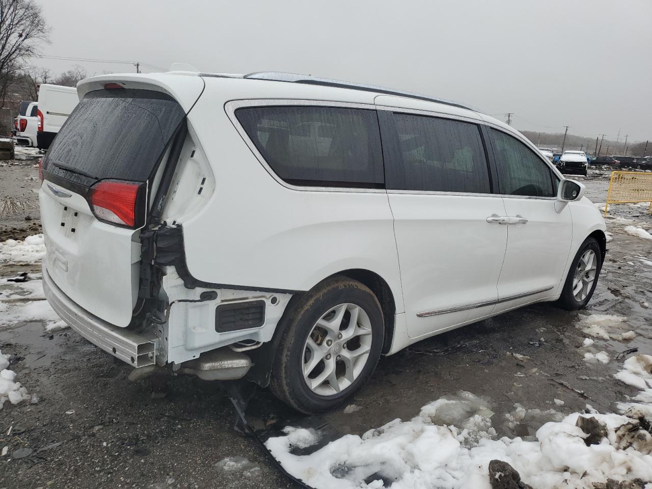 2018 Chrysler Pacifica VIN 2C4RC1EG5JR197653 Copart auction photo, stripped / all over damage thumbnail 3