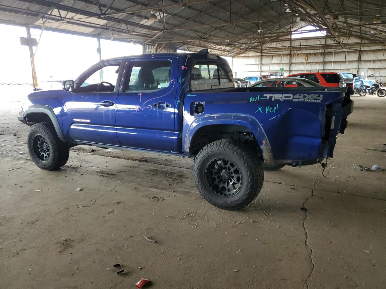 2022 Toyota Tacoma VIN 3TMCZ5AN3NM454595 Copart auction photo, rear end / minor dent/scratches damage thumbnail 2
